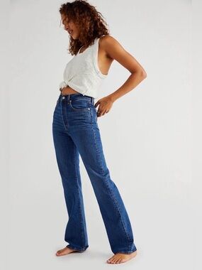 Levi’s Ribcage Bootcut Revolve Jeans 28 High Rise Vintage Wash EUC